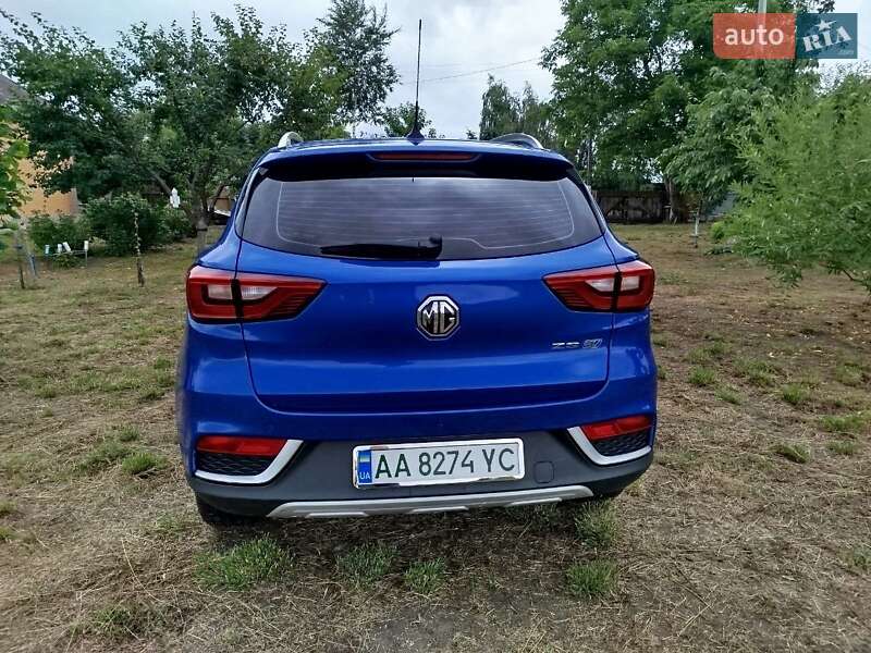 Внедорожник / Кроссовер MG ZS EV 2020 в Киеве