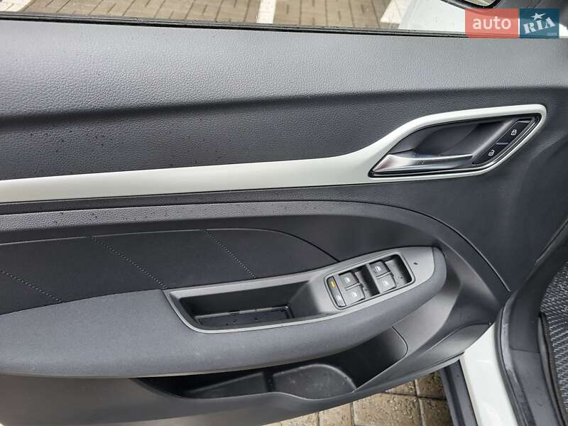 Внедорожник / Кроссовер MG ZS EV 2020 в Ирпене