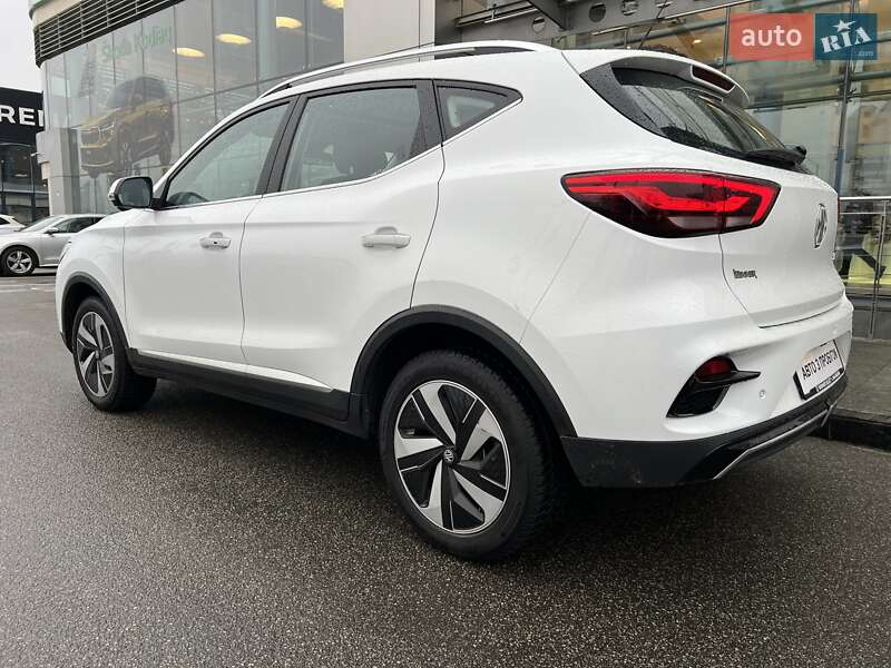 Внедорожник / Кроссовер MG ZS EV 2023 в Киеве
