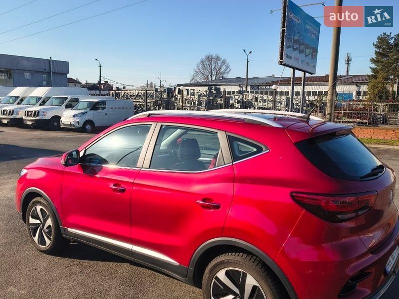 Внедорожник / Кроссовер MG ZS EV 2023 в Киеве