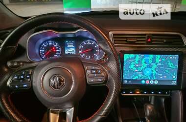 Седан MG ZS 2021 в 