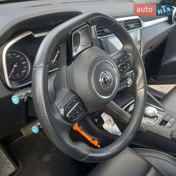 Седан MG ZS 2020 в Черновцах