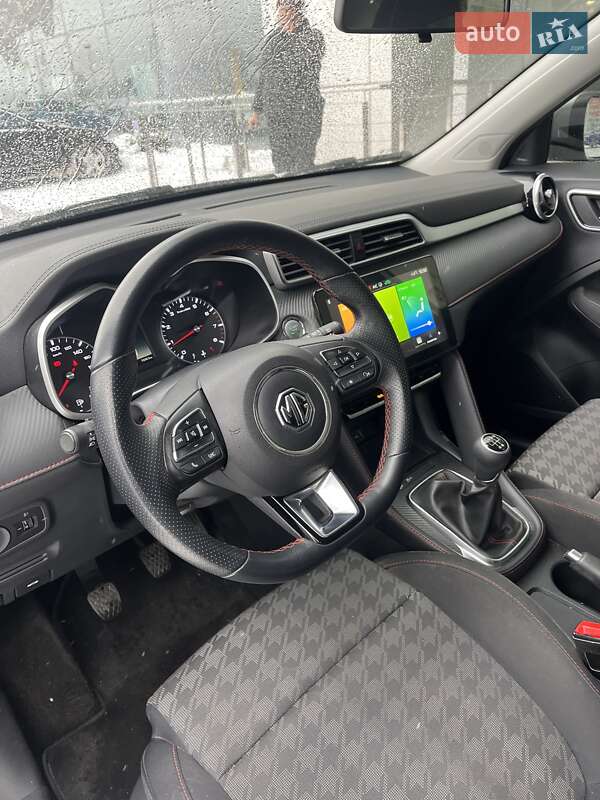 Внедорожник / Кроссовер MG ZS 2021 в Киеве