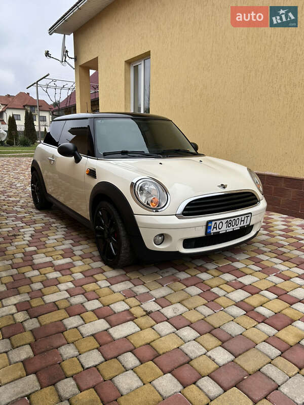 Универсал MINI Clubman 2010 в 