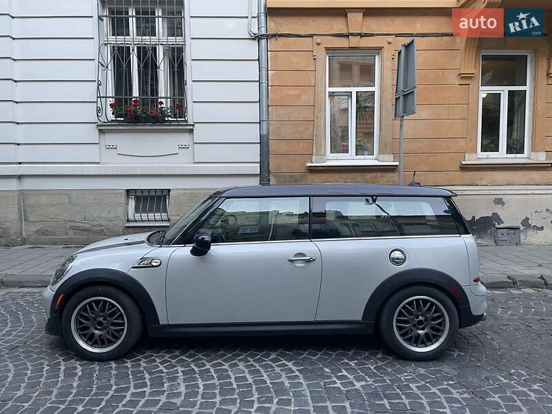 MINI Clubman 2011