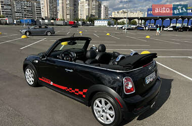 Кабриолет MINI Convertible 2011 в Киеве