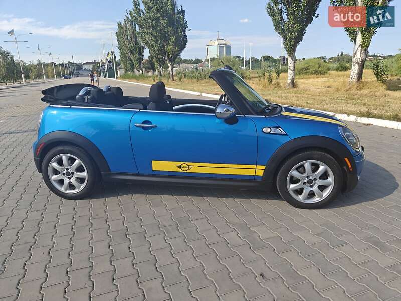 Кабриолет MINI Convertible 2010 в Измаиле