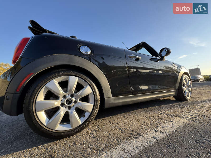 Кабриолет MINI Convertible 2016 в Киеве