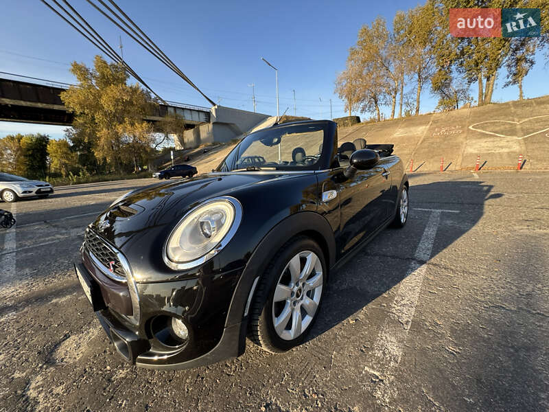 Кабриолет MINI Convertible 2016 в Киеве