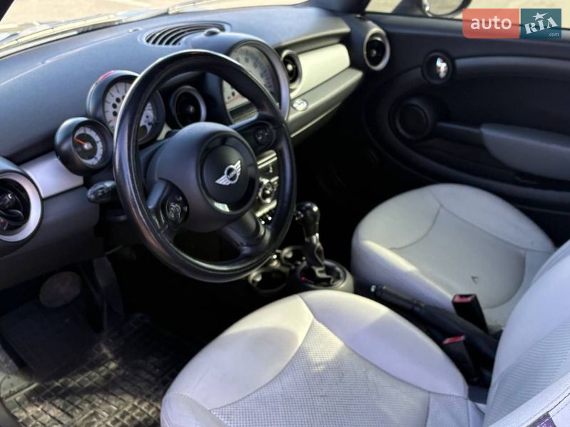 Кабриолет MINI Convertible 2011 в Киеве