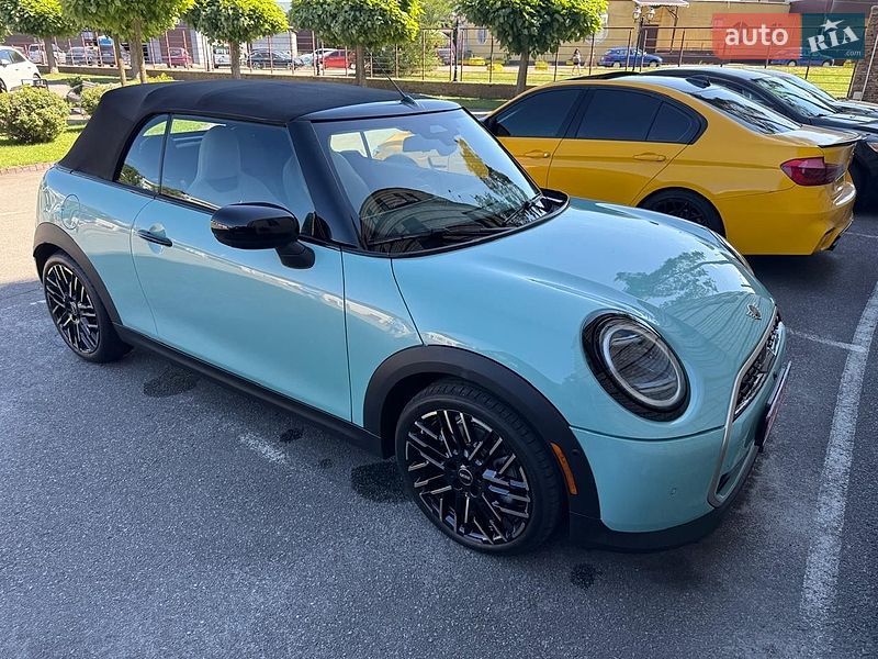 Кабріолет MINI Convertible 2024 в Києві фото 28 Кабріолет MINI Convertible 2024 в Києві