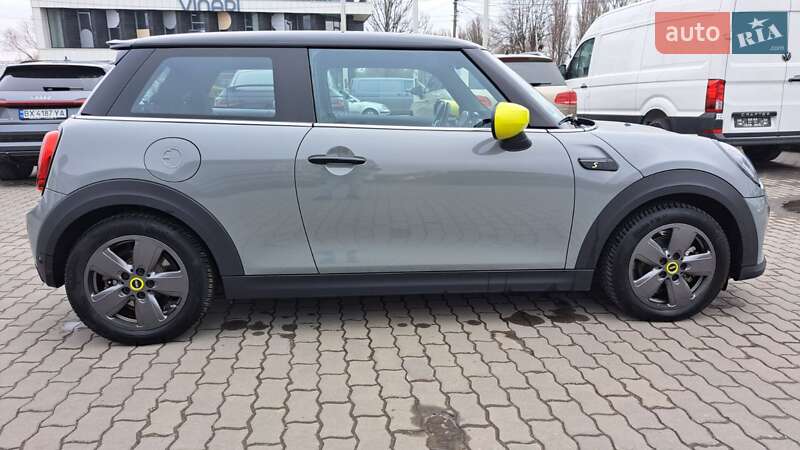 Хэтчбек MINI Cooper 2022 в Хмельницком