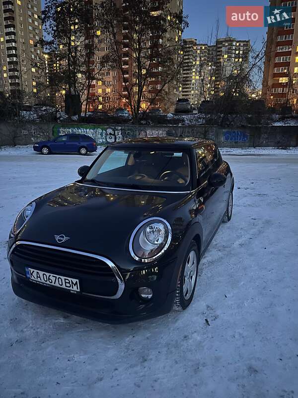 Хэтчбек MINI Cooper 2015 в Киеве