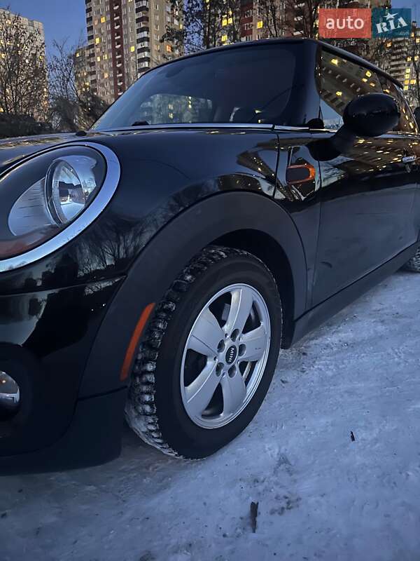Хэтчбек MINI Cooper 2015 в Киеве