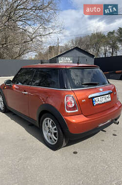 Хэтчбек MINI Cooper 2011 в 