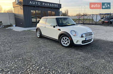 Хэтчбек MINI Cooper 2012 в 