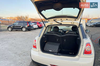 Хэтчбек MINI Cooper 2012 в 