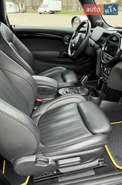 Хэтчбек MINI Cooper 2021 в 