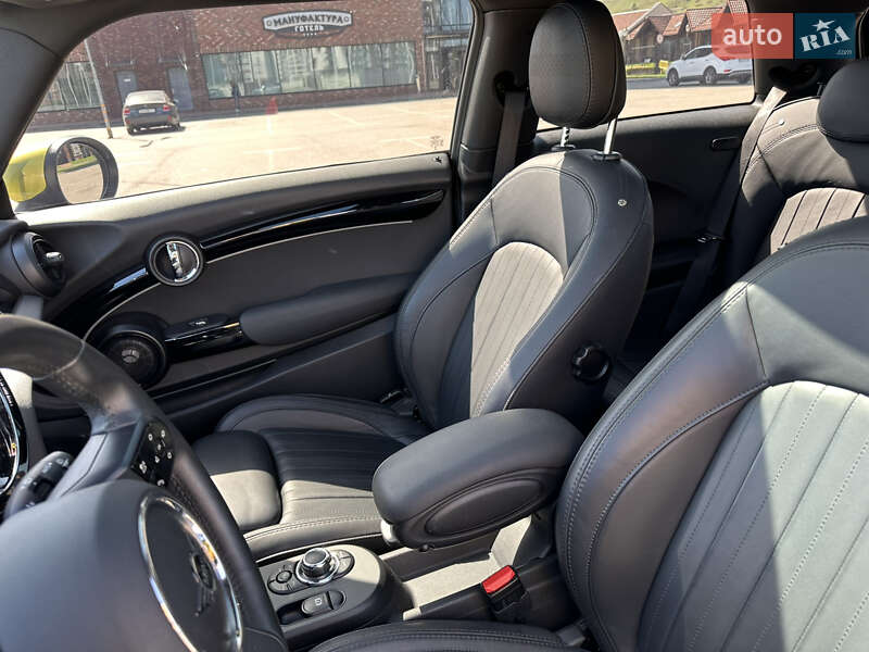 Хэтчбек MINI Cooper 2021 в Киеве