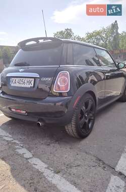 Хэтчбек MINI Cooper 2012 в 