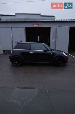 Хэтчбек MINI Cooper 2012 в 