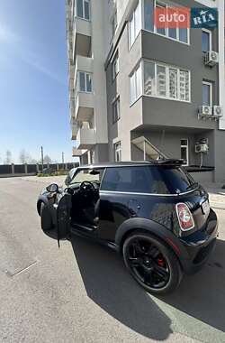 Хэтчбек MINI Cooper 2012 в 