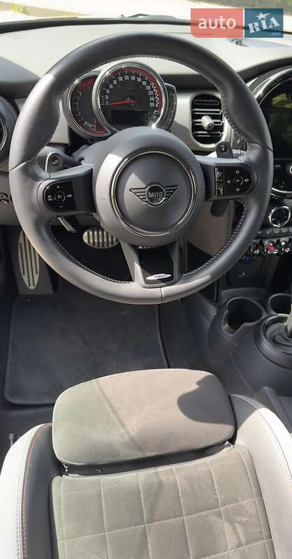 Хэтчбек MINI Cooper 2021 в Киеве