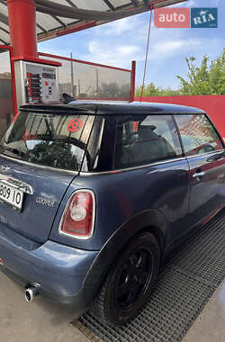 Хэтчбек MINI Cooper 2009 в 