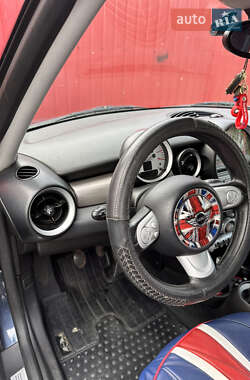 Хэтчбек MINI Cooper 2009 в 