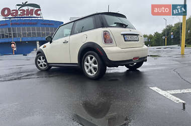 Хэтчбек MINI Cooper 2010 в 