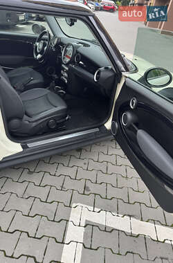 Хэтчбек MINI Cooper 2010 в 