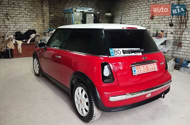 Хэтчбек MINI Cooper 2002 в 