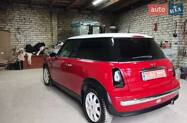 Хэтчбек MINI Cooper 2002 в 