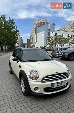Хэтчбек MINI Cooper 2011 в 