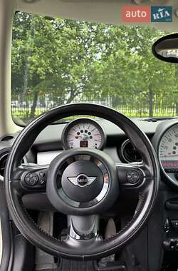 Хэтчбек MINI Cooper 2011 в 