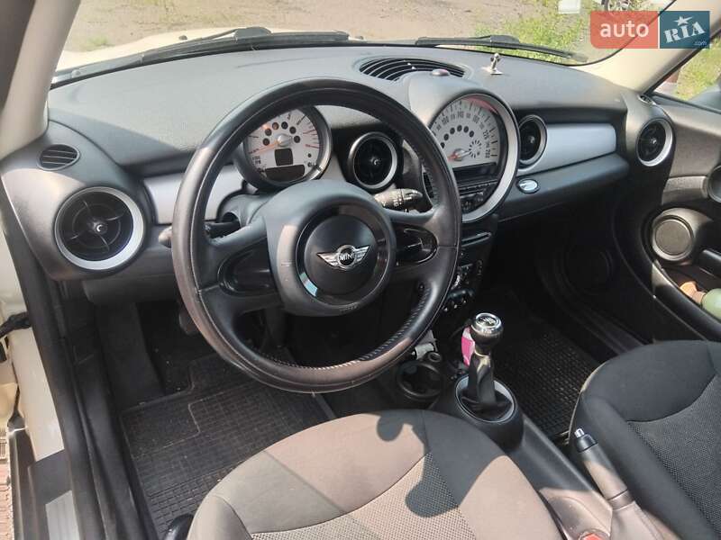 Хэтчбек MINI Cooper 2011 в Киеве