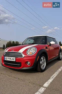 Хэтчбек MINI Cooper 2011 в 