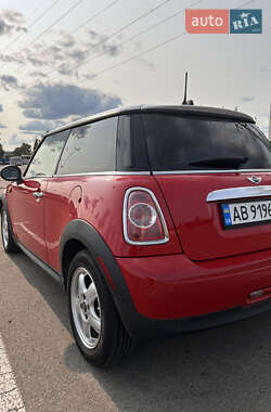 Хэтчбек MINI Cooper 2011 в 