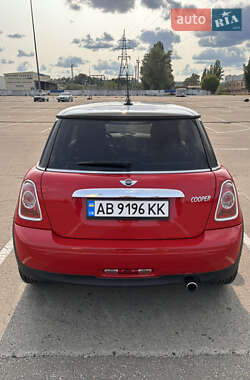 Хэтчбек MINI Cooper 2011 в 