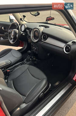 Хэтчбек MINI Cooper 2011 в 