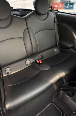 Хэтчбек MINI Cooper 2011 в 