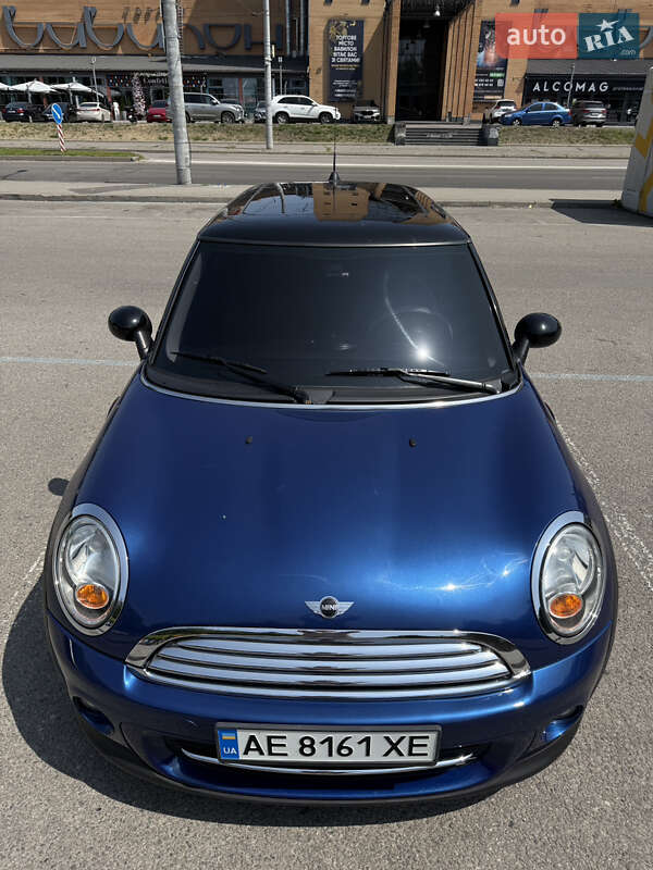Хэтчбек MINI Cooper 2012 в 