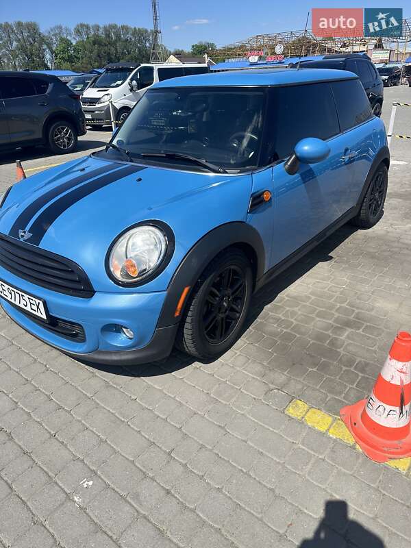 Хетчбек MINI Cooper 2013 в 