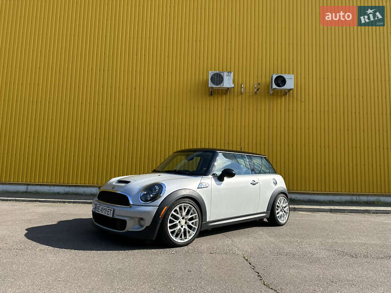 Хэтчбек MINI Cooper 2012 в 