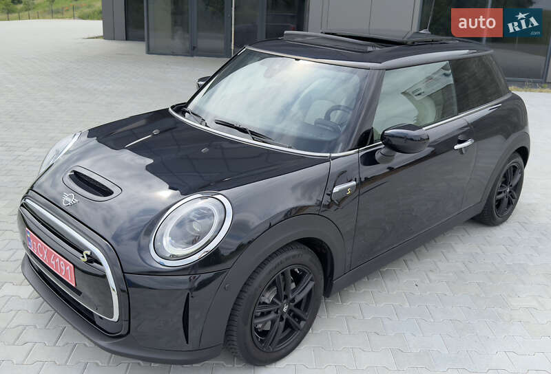 Хэтчбек MINI Cooper 2023 в Черновцах