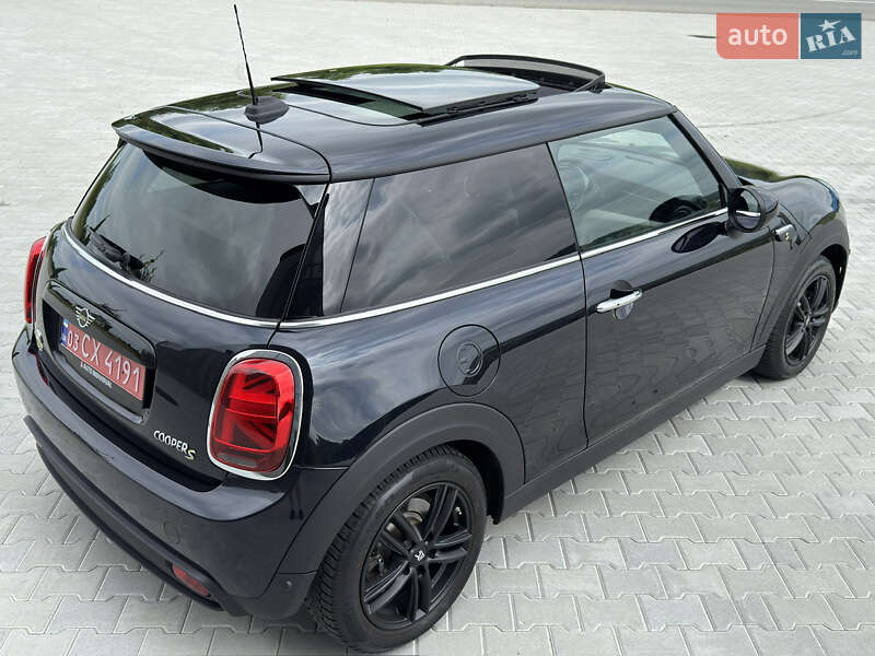 Хэтчбек MINI Cooper 2023 в Черновцах