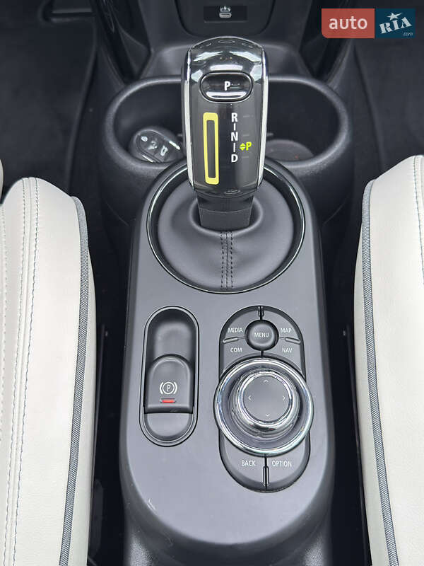 Хэтчбек MINI Cooper 2023 в Черновцах