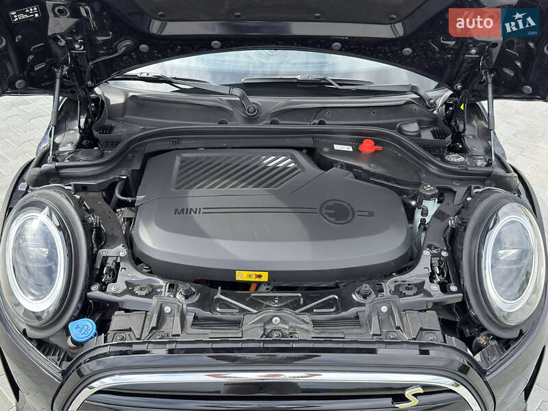 Хэтчбек MINI Cooper 2023 в Черновцах