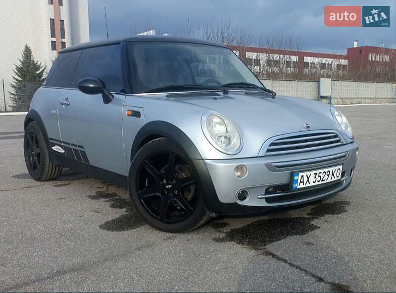 MINI Cooper 2004