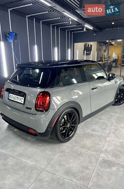 Хэтчбек MINI Cooper 2022 в 